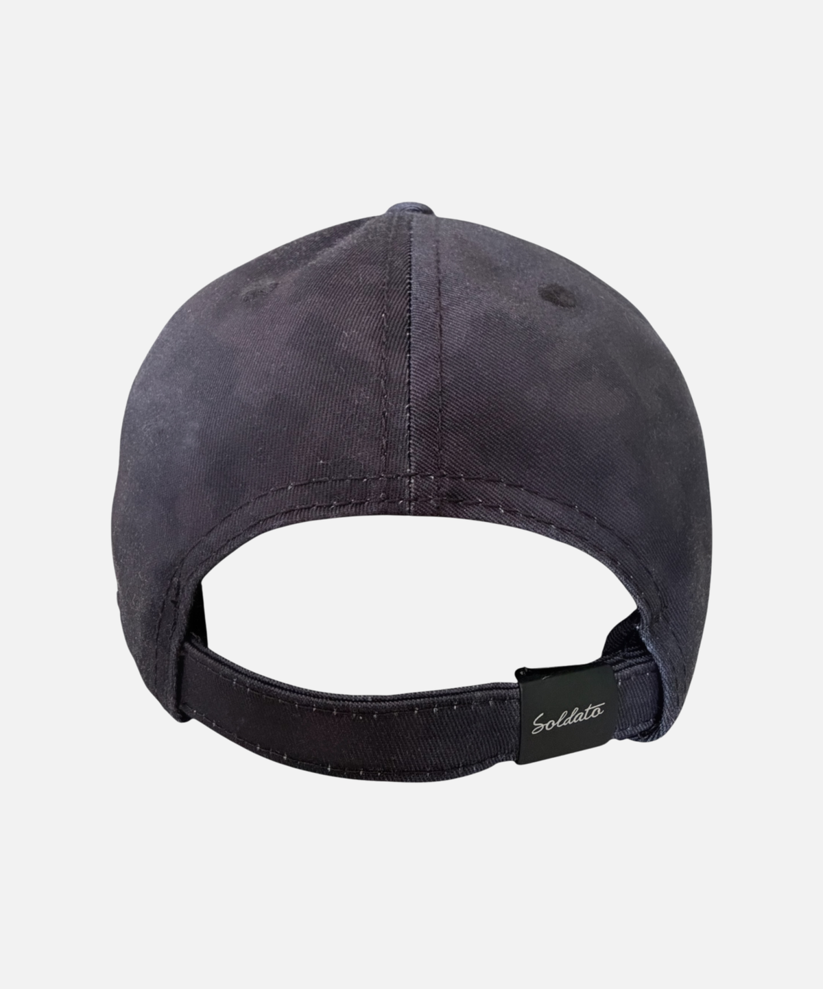 La casquette camouflage foncé